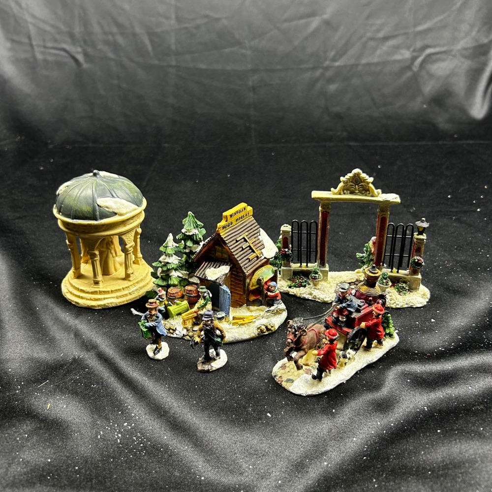 Cobblestone Corners 2004 Windham Heights Christmas Village Set 6pc Gazebo Gate